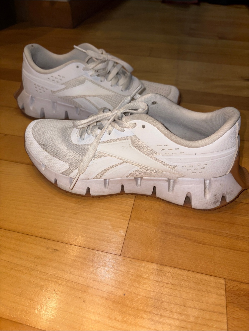 White Reebok zig sneakers - Picture 2 of 7
